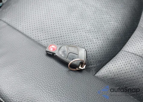 2005 Mercedes-Benz C 240 Luxury 4Matic из США, поврежденный, VIN WDBRF81J35F577393